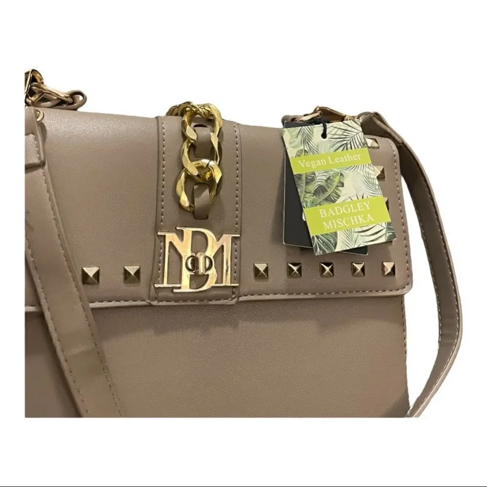 NEW Badgley Mischka Bag Cream Beige Plain Grain Crossbody Purse Gold Chain Strap